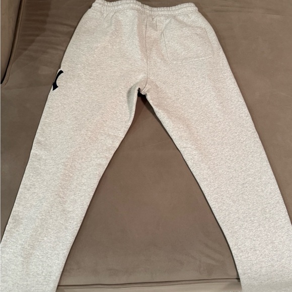 Kith x MLB x Yankees Sweat Pant (Grey) - Picture 2 of 6